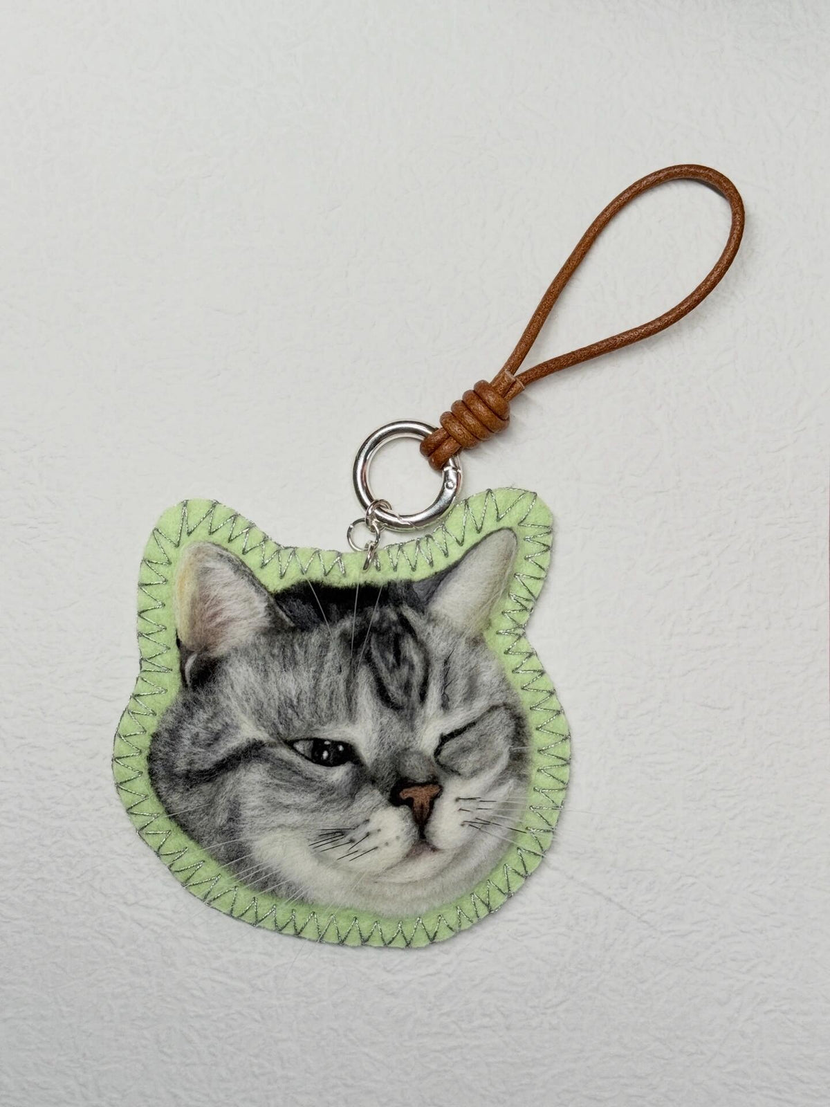 Custom Pet Portrait Felt Keychain | Needle Felted Wool Cat Charm | Personalized Pet Memorial Gift